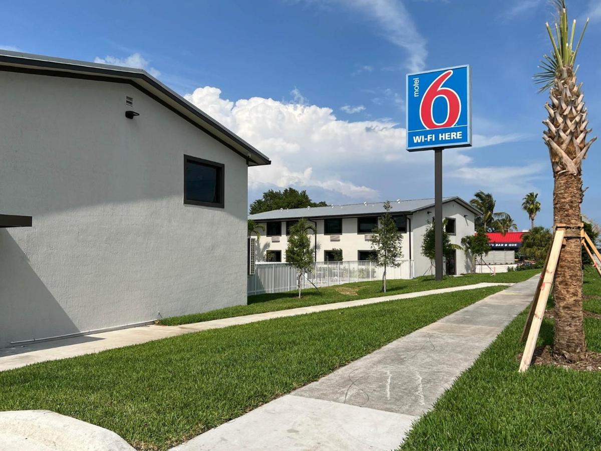 Motel 6-Fort Lauderdale, Fl Zewnętrze zdjęcie