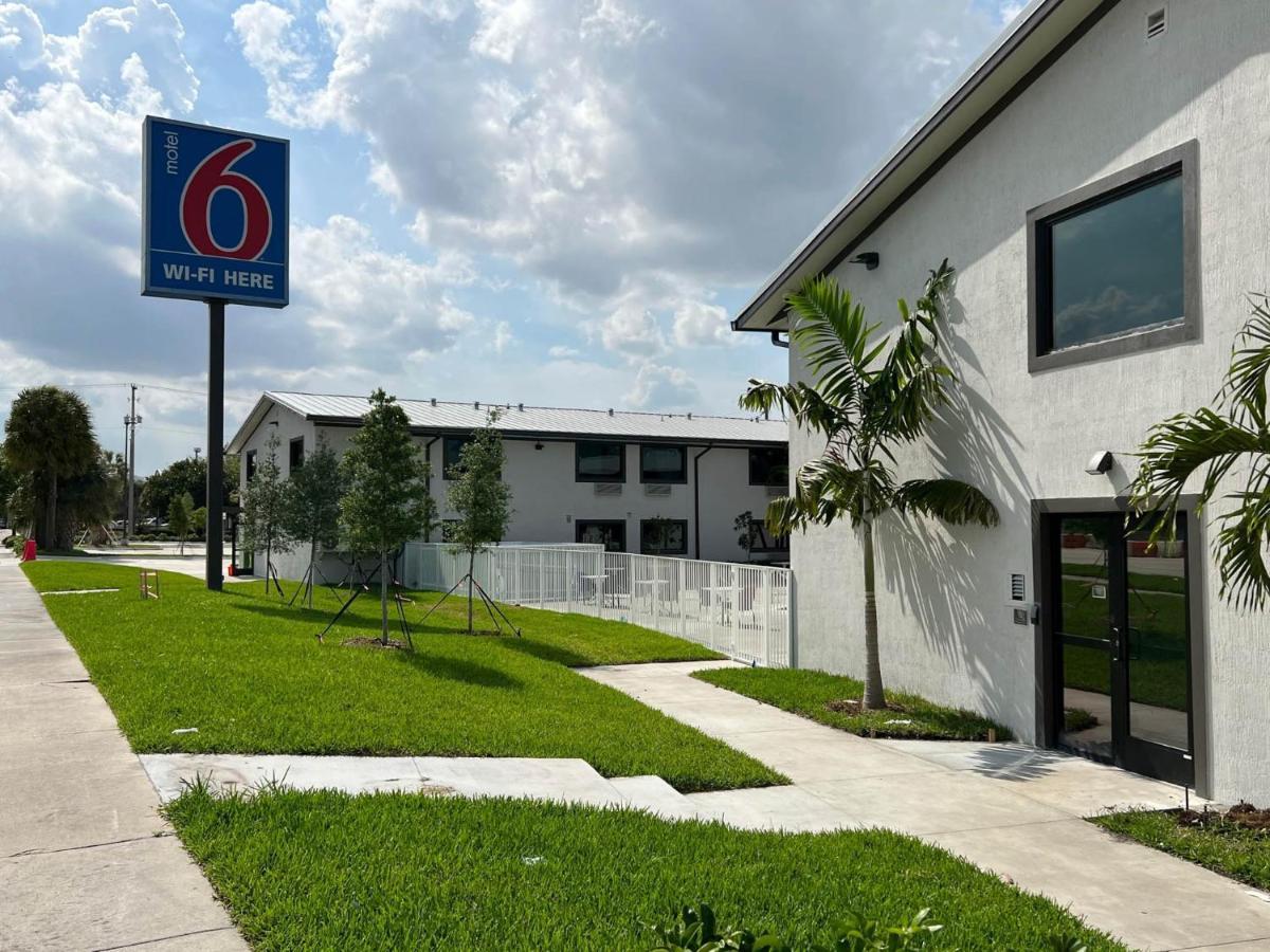 Motel 6-Fort Lauderdale, Fl Zewnętrze zdjęcie