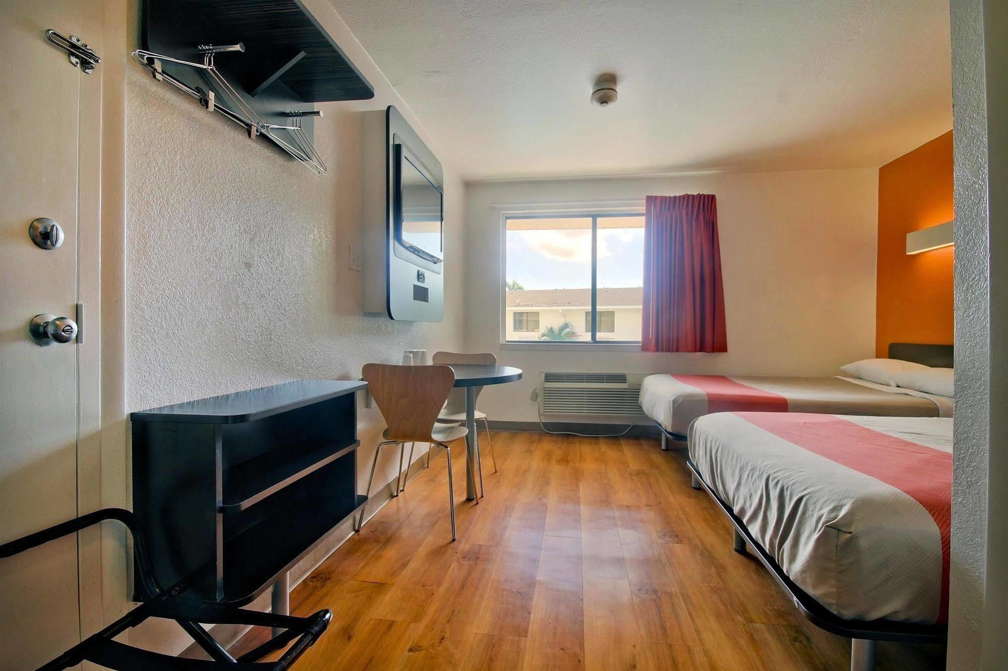 Motel 6-Fort Lauderdale, Fl Zewnętrze zdjęcie